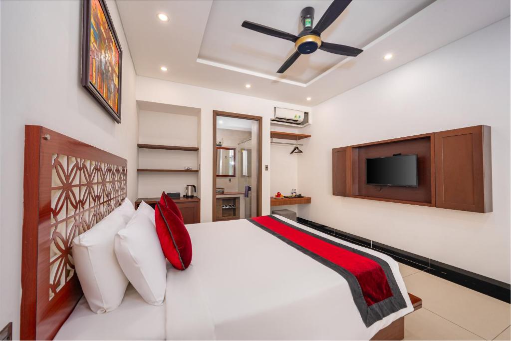 CocoPalm Hoi An River Beach - 5