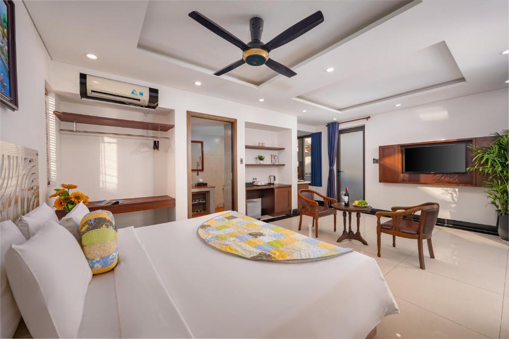 CocoPalm Hoi An River Beach - 19