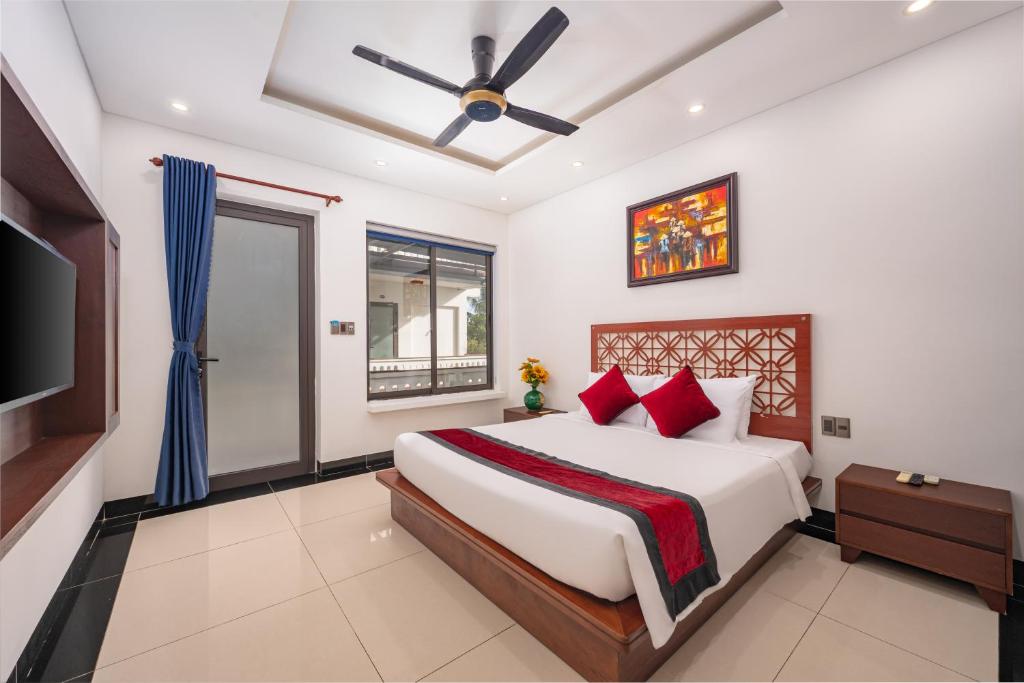 CocoPalm Hoi An River Beach - 9