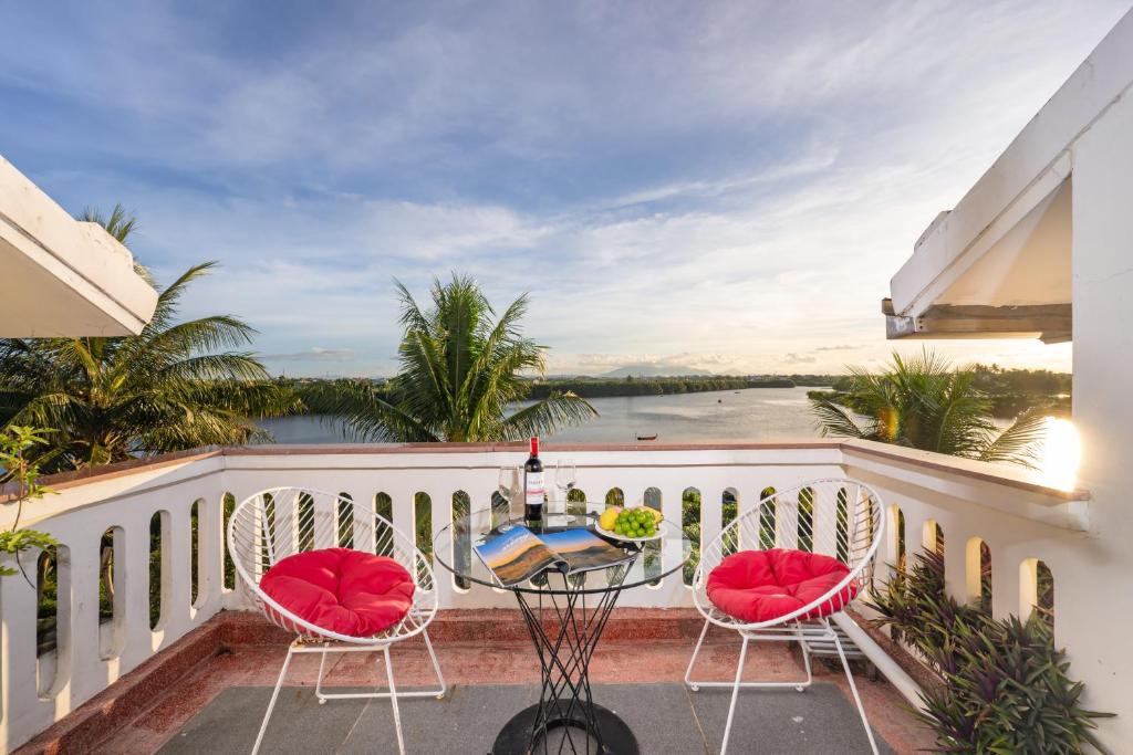 Ban công/sân hiên tại CocoPalm Hoi An River Beach