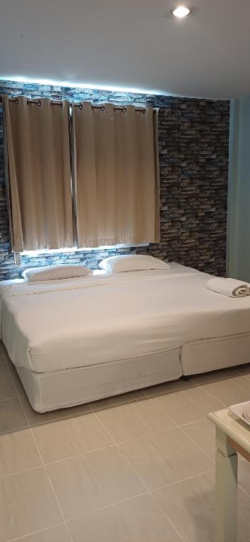 AT home hotel - Resim 12