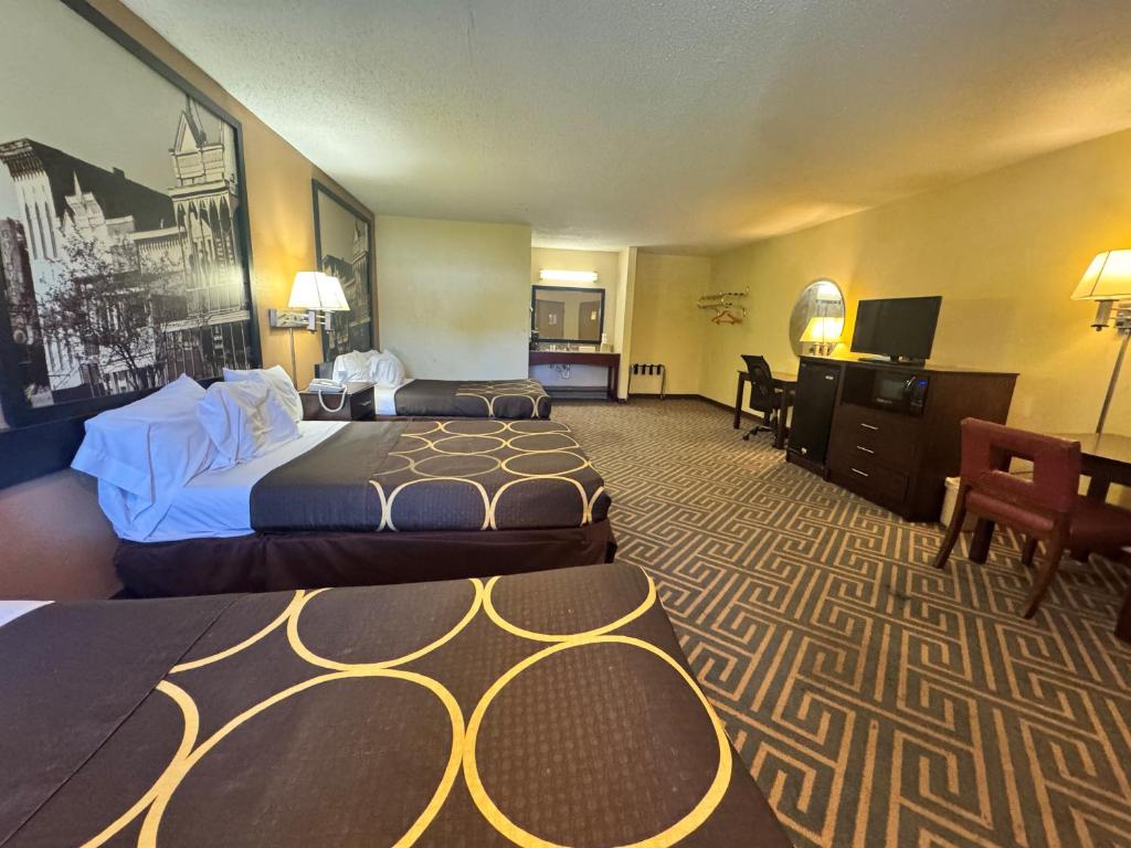 Super 8 by Wyndham Laurel - Chambre Double Avec 3 Lits Doubles - Non-Fumeurs