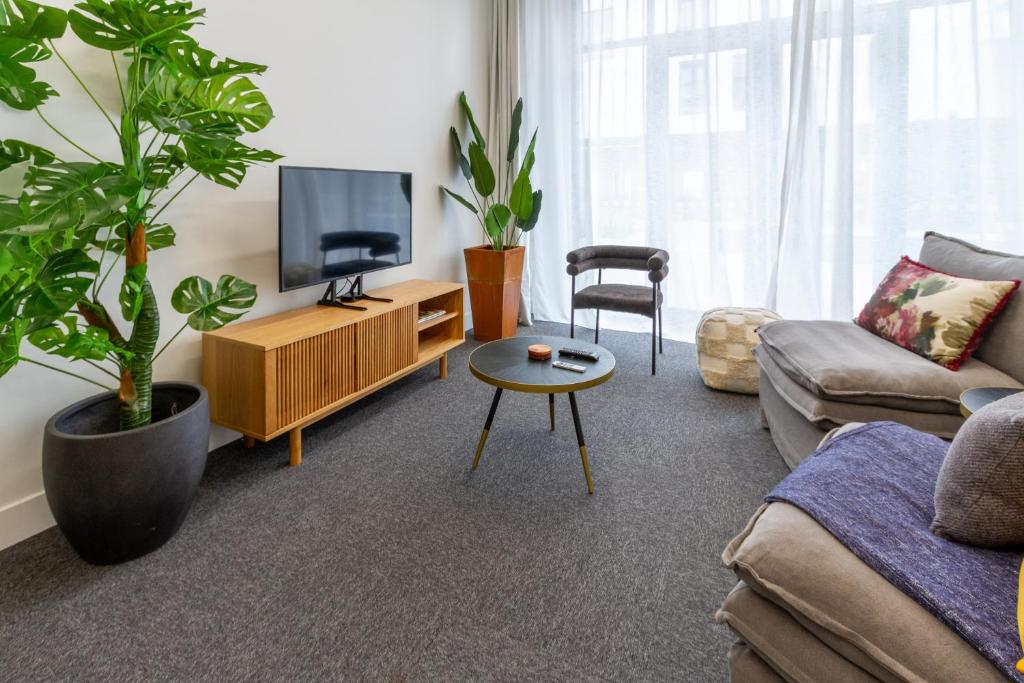 Like A Hotel Room, But Better Single Level Studio - Resim 11