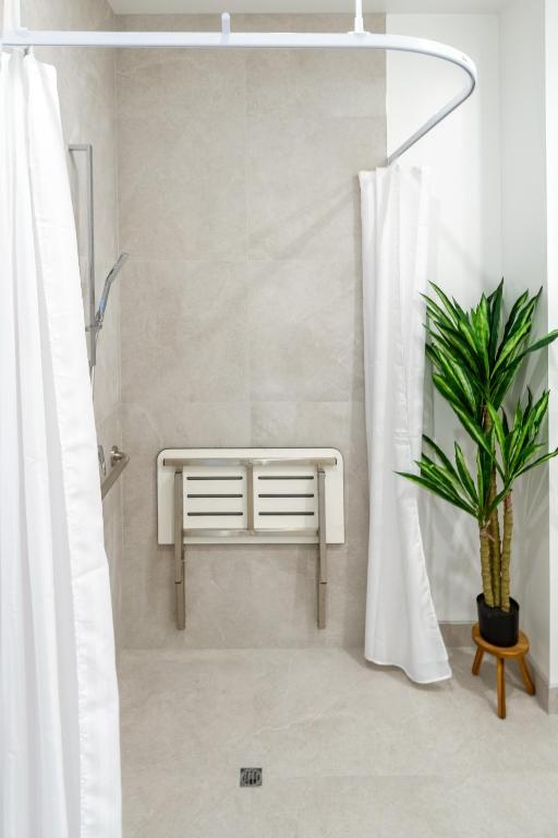 Like A Hotel Room, But Better Single Level Studio - Resim 3