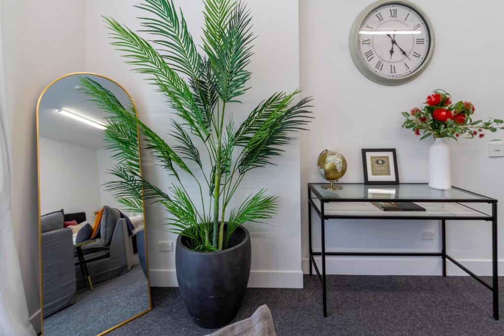 Like A Hotel Room, But Better Single Level Studio - Resim 17