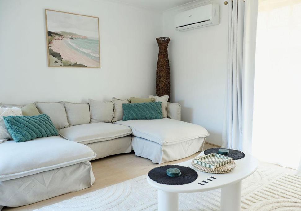 Ruang duduk di Renovated Family Retreat Pet Friendly