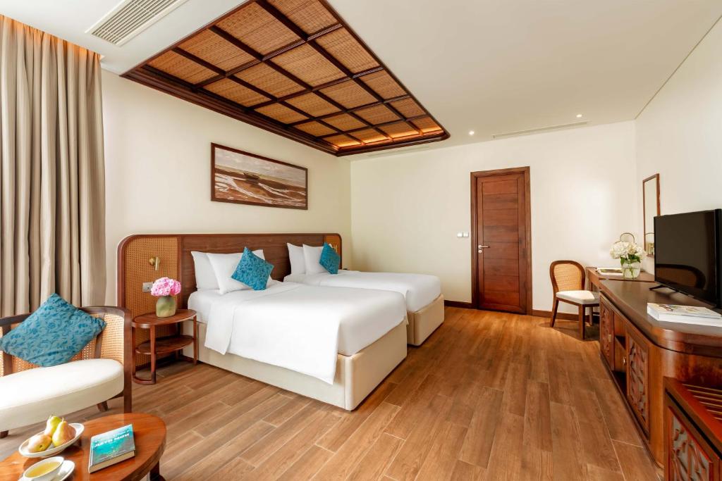 Biệt Thự Deluxe 3 Phòng Ngủ Có 1 Giường Cỡ King Và 4 Giường Đơn - Hồ Bơi Riêng