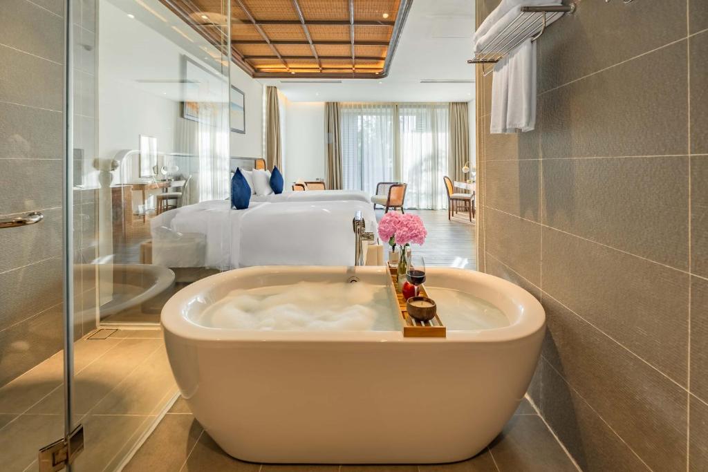 Biệt Thự Luxury 5 Phòng Ngủ Có 3 Giường Cỡ King Và 4 Giường Đơn - Hồ Bơi Riêng