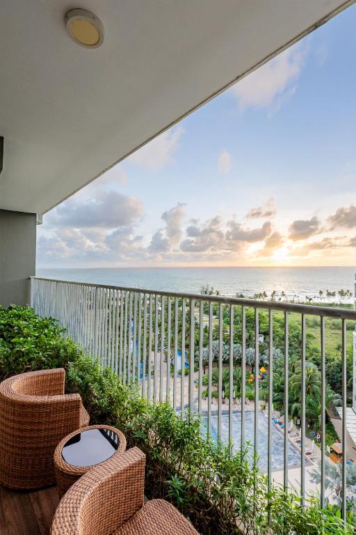 Two-Bedroom Executive Queen Room with Sea View