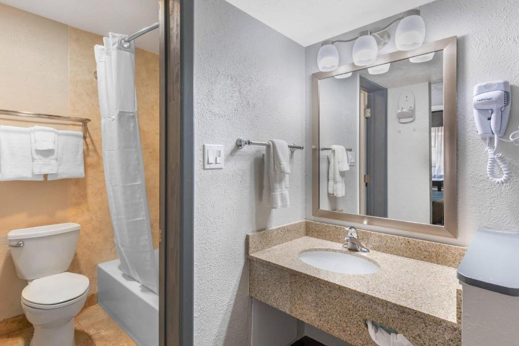 Econo Lodge Inn & Suites Socorro photo