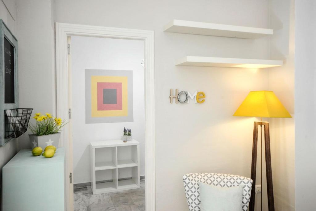 رزرو هتل و هاستل، HSH Suites Corrala Triana, آژانس هواپیمایی آسمان سپید
