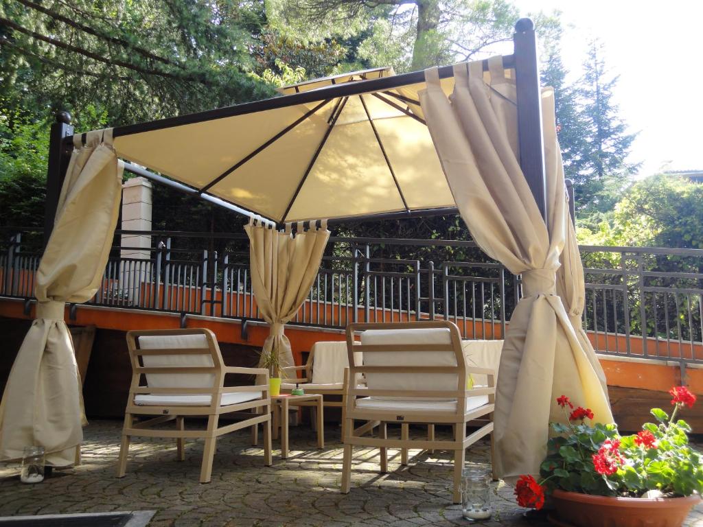 Ogród w obiekcie Hotel Arimannia