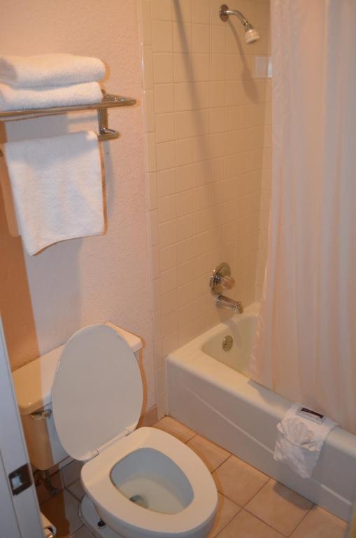 Hill Country Inn - King Room