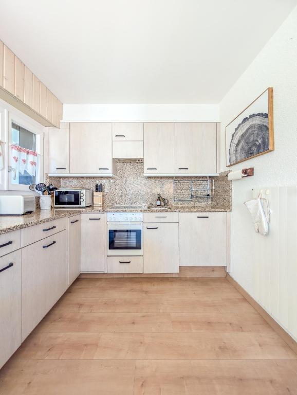 Cosy Centered with Garden and View in Veysonnaz - Resim 19