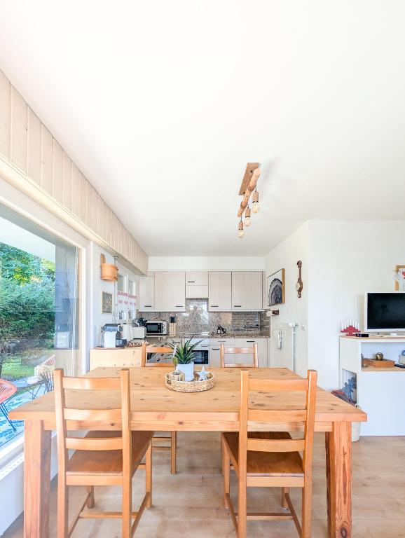 Cosy Centered with Garden and View in Veysonnaz - Resim 31