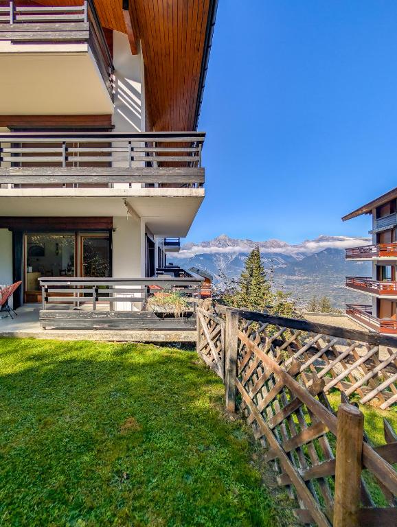 Cosy Centered with Garden and View in Veysonnaz - Resim 5