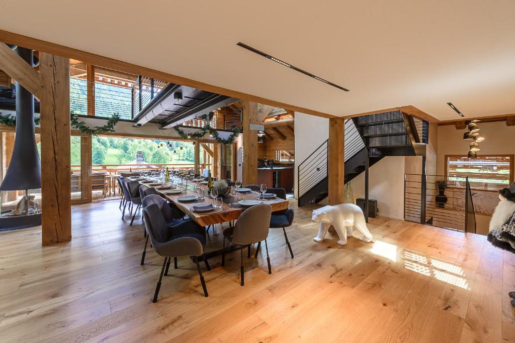 Khu vực ghế ngồi tại L'Écrin des Aravis - Piscine, Sauna & Jacuzzi