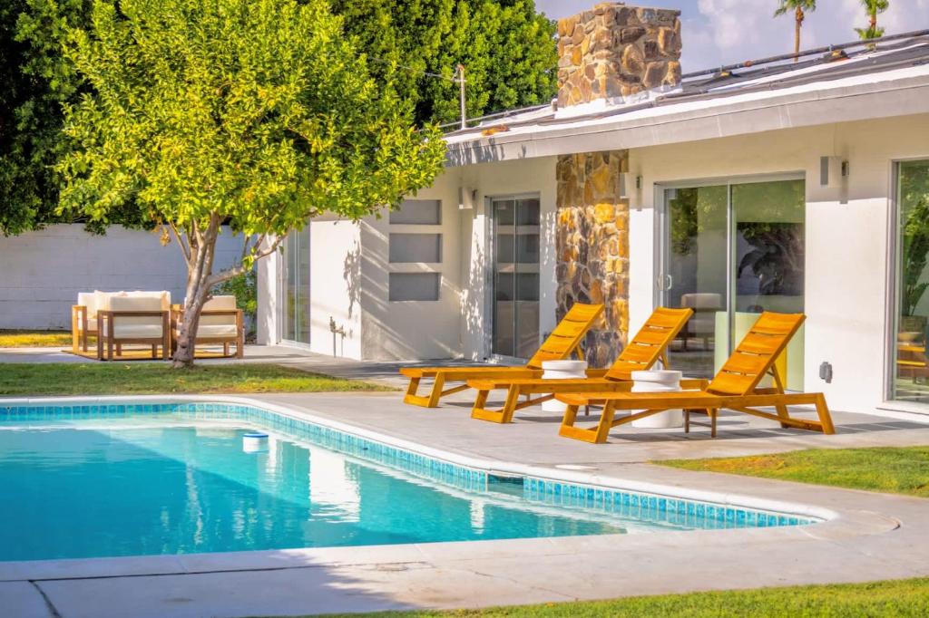 Bazén v ubytování The Horizon Escape 5BR Villa with Private Pool nebo v jeho okolí