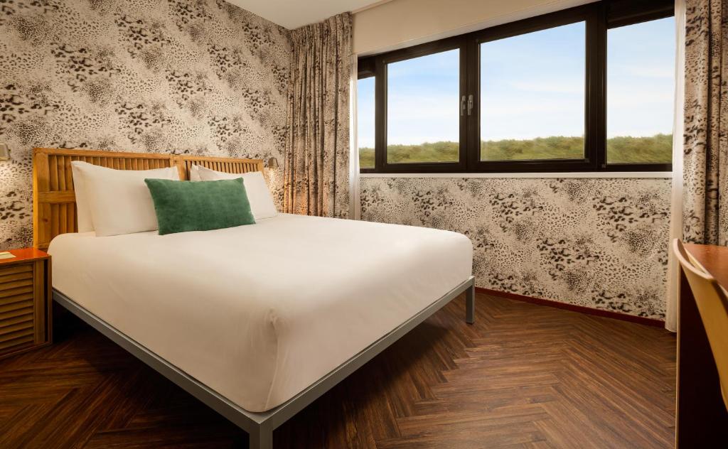 
Comfort Room Landside
