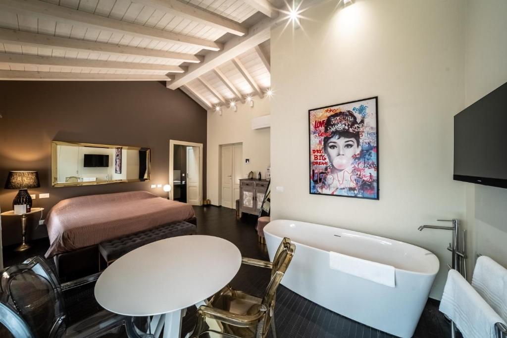 Palazzo Gozzi Bed & Beauty - Superior King Room