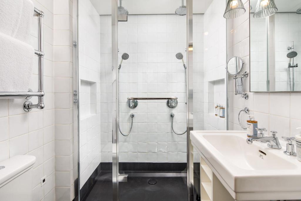 Kaya Great Northern Hotel, London - Resim 5