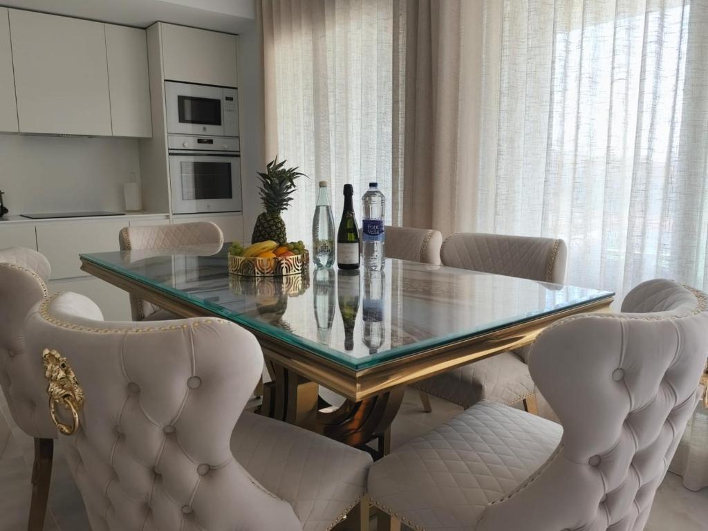 Luxury Apartment with Terrace