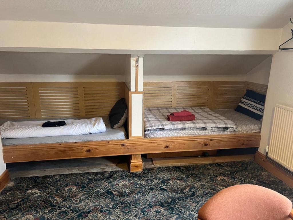 Near Hylands hotel family room - Resim 34