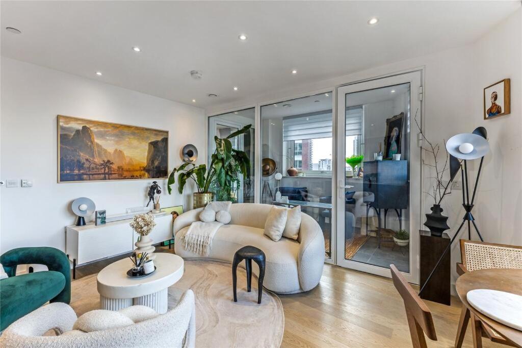 Luxury, Modern, & Artsy Apartment by Canary Wharf - Appartement Met 1 Slaapkamer