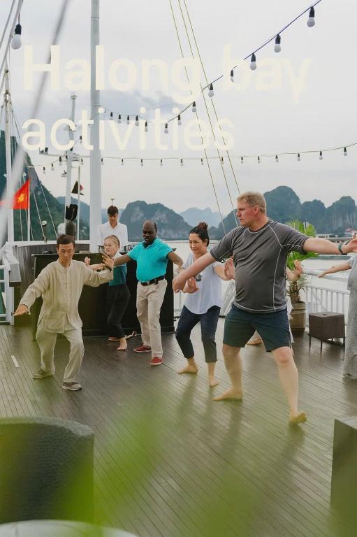 Omina Hotel & Travel - 9