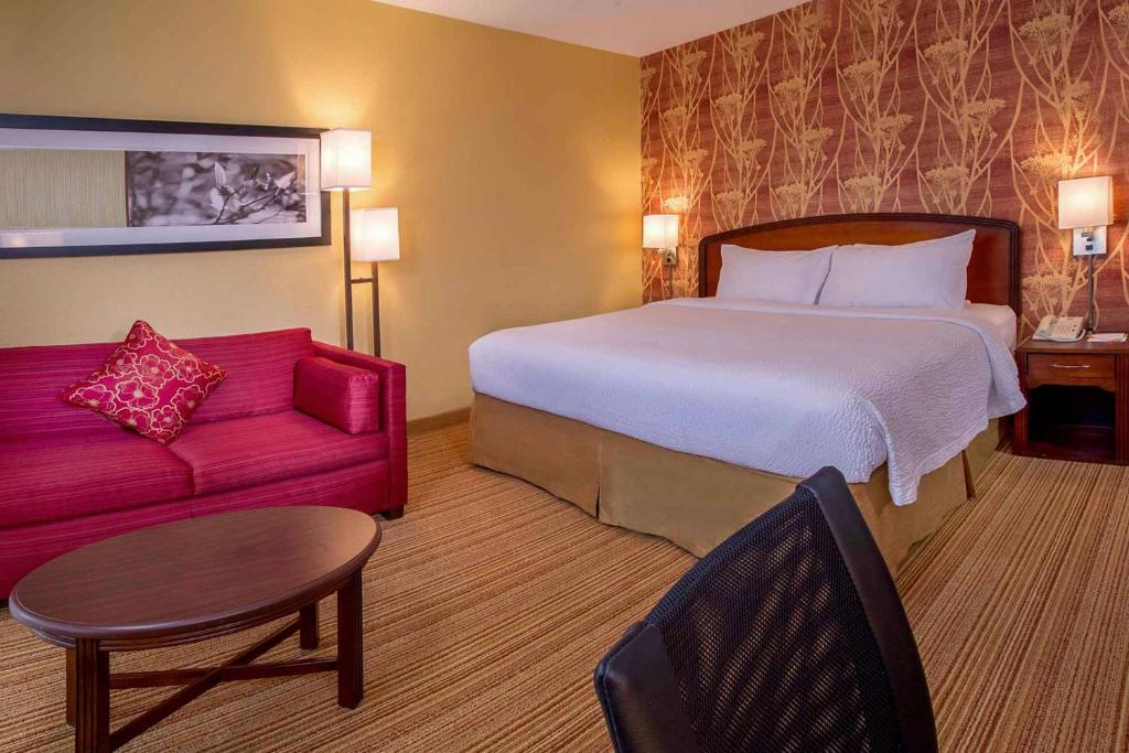 Sonesta Select Durham Research Triangle Park - 豪华特大号床间