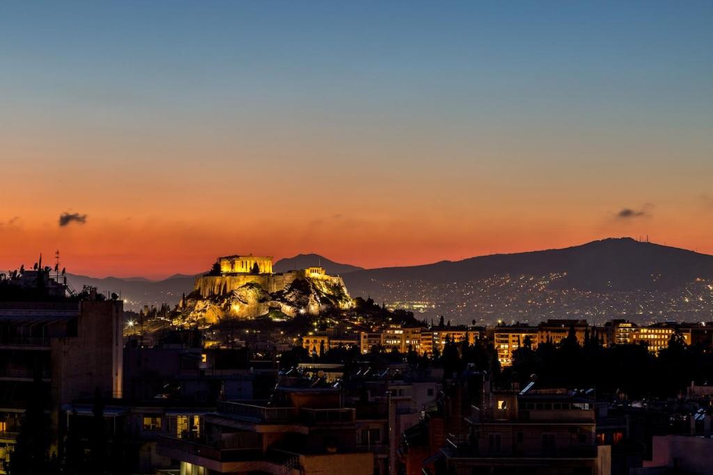 Urban Forty One Acropolis-view penthouse