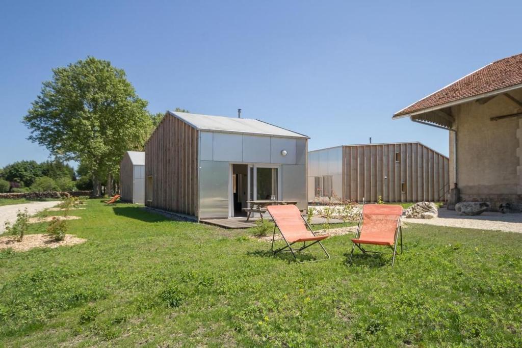 Το κτήριο όπου στεγάζεται  η παραθεριστική κατοικία