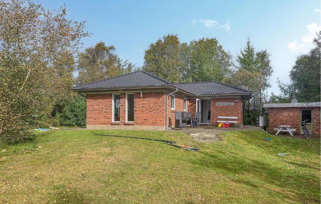 Το κτήριο όπου στεγάζεται  η παραθεριστική κατοικία