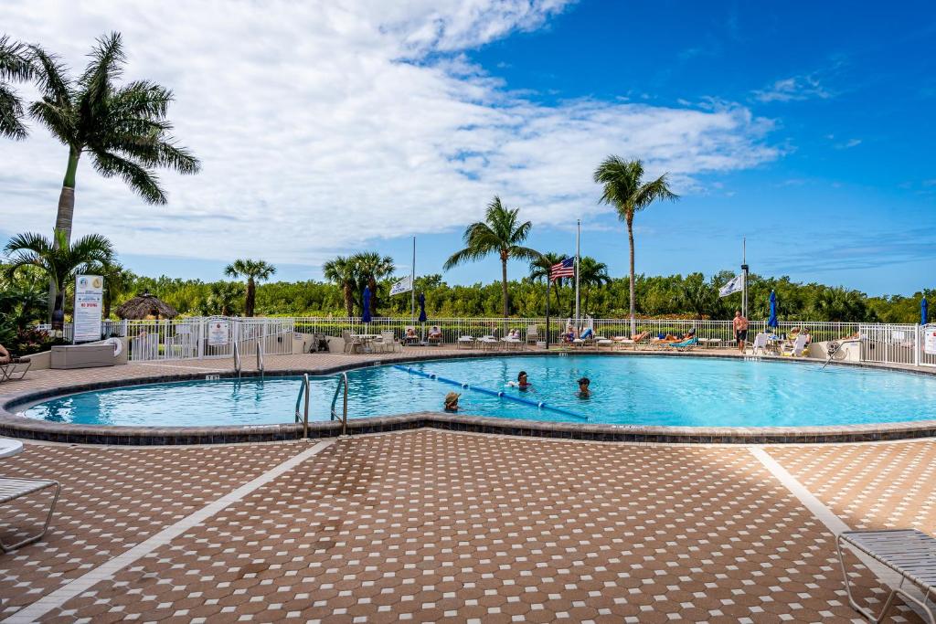 Πισίνα στο ή κοντά στο Tigertail Beach Within Reach