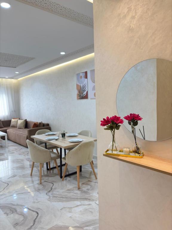 Χώρος καθιστικού στο Zahra home centre ville TGV