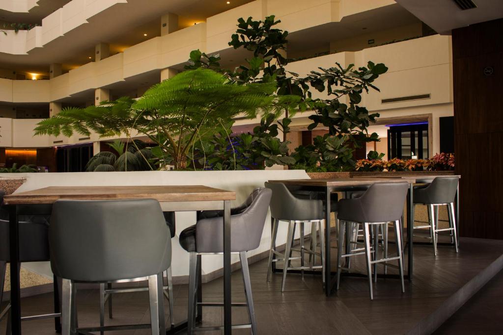 Restaurace v ubytování HS HOTSSON Hotel Leon