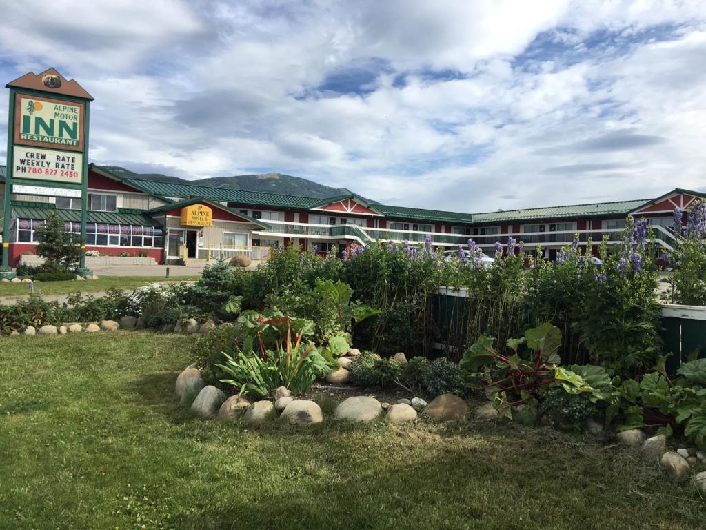 Zahrada ubytování Alpine Lodge Motel & Restaurant