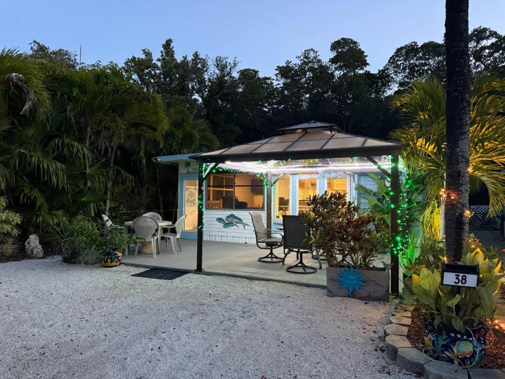 Zahrada ubytování Beachside Retreat w/ Pool, Boat Ramp Dock for Rent