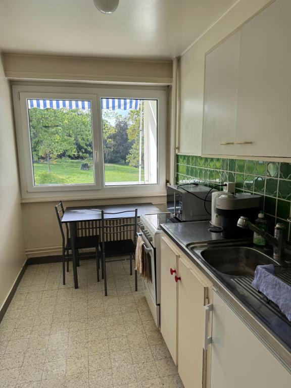 Appartement avec Chambre calme et confortable, avec vue sur Parc - Resim 14