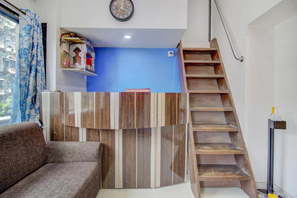 Χώρος καθιστικού στο Hotel O Blue Light Near Gateway Of India Mumbai