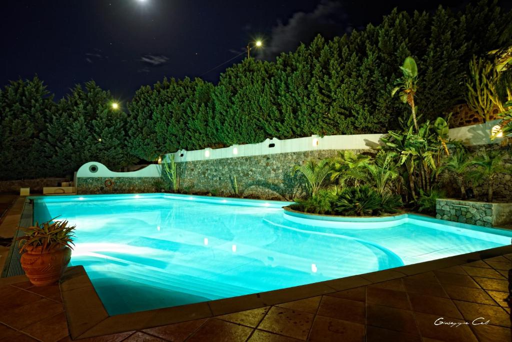Bazén v ubytování Gattopardo Park Hotel nebo v jeho okolí