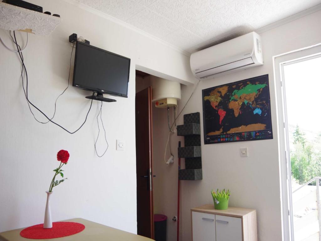 One Bedroom Apartment with Balcony 3