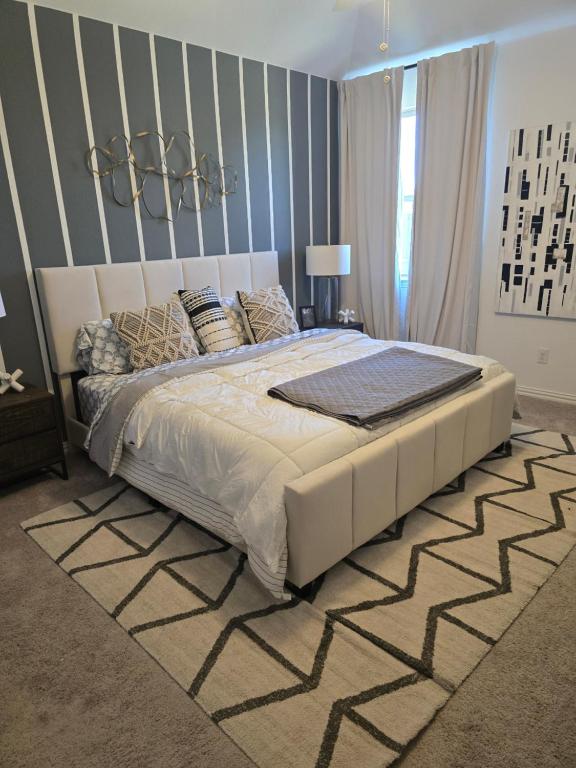 a bedroom with a large bed in a room at Accordia in Melissa in Melissa