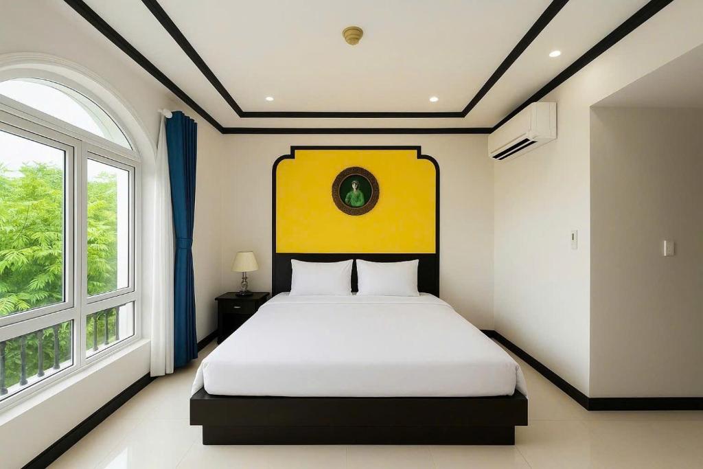 Una cama o camas en una habitación de La Serena Retreat