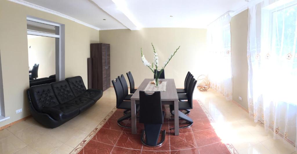Posezení v ubytování Villa Gāles Hotel