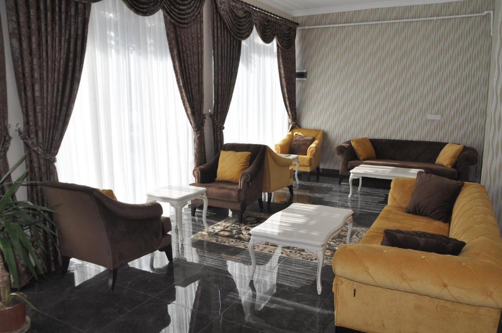 Posezení v ubytování Grand Sera Hotel