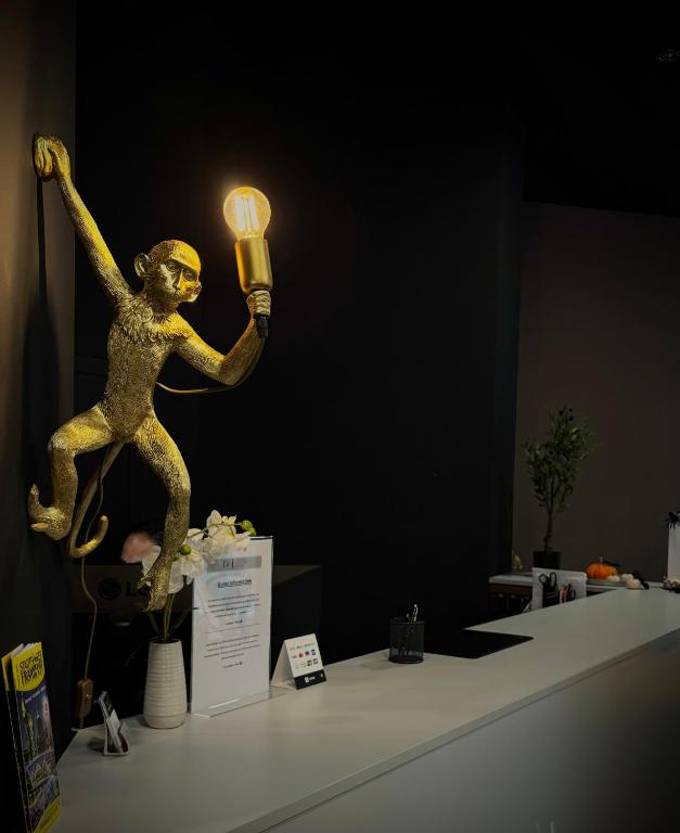 Colour Hotel - Resim 2