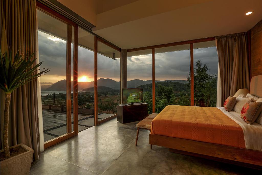 Seven Havens Residence - 1