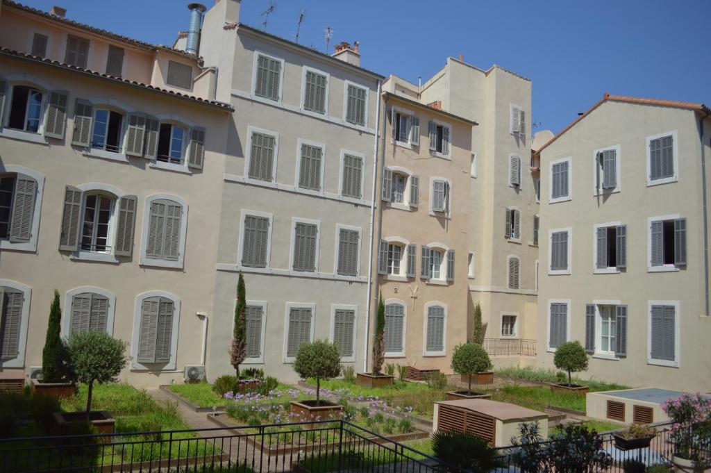 Gallery image of Les Appartements du Vieux Port in Marseille