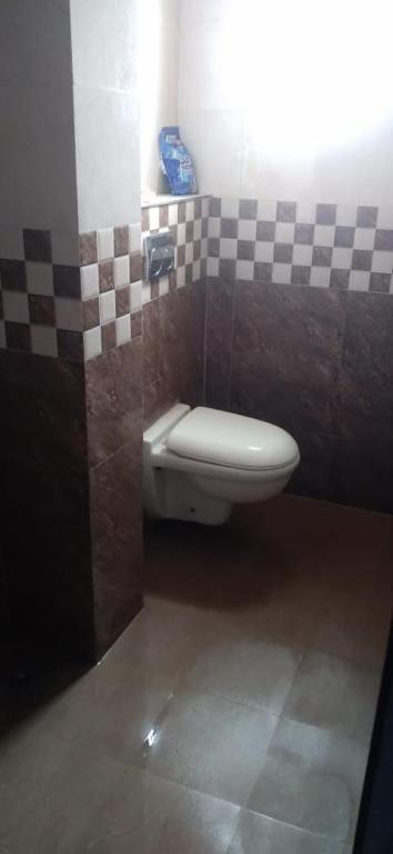 Vannituba majutusasutuses Mishras Bunglow